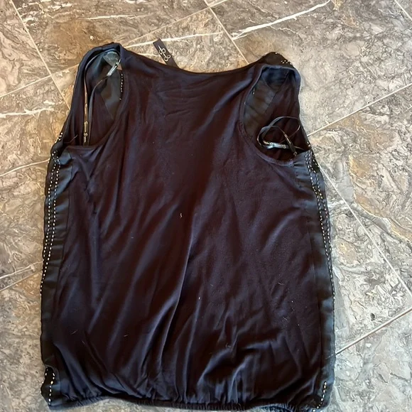 Black beaded tank top in front plain cotton in the back - Picture 5 of 5